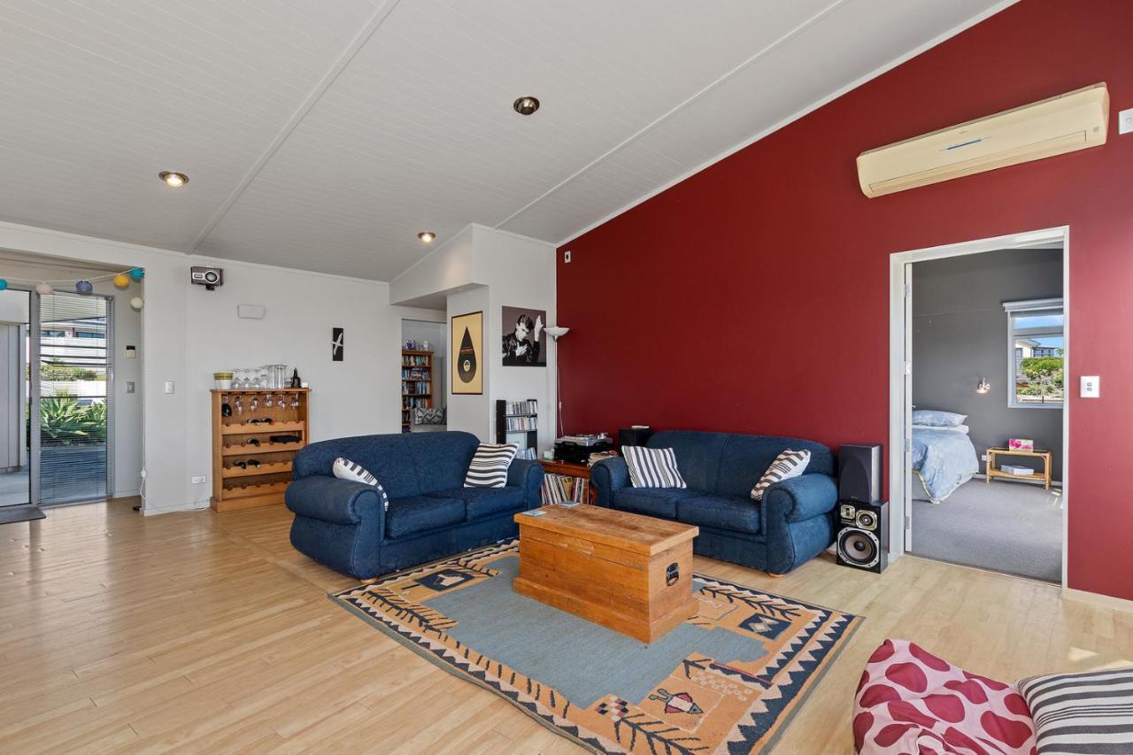 Restful Ruakaka - Ruakaka Holiday Home Eksteriør billede